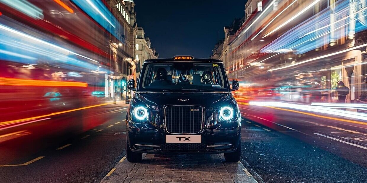 Londra limita le auto più inquinanti: i bambini respirano meglio