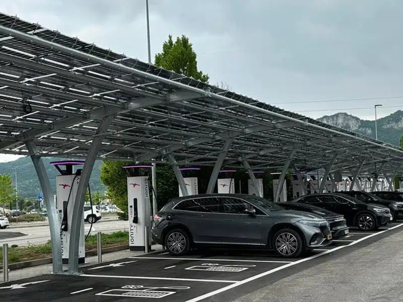 Ionity ha inaugurato in Veneto il più grande hub di ricarica d'Europa