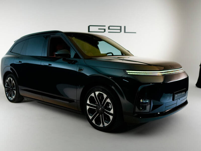Xpeng G9L, il nuovo SUV ha un chip in comune con un robot umanoide