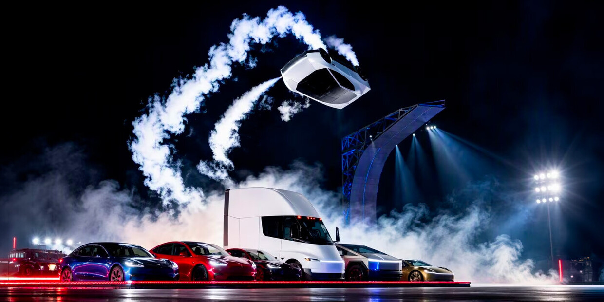 Tesla Roadster vola con SpaceX: tre versioni, uscita nel 2028