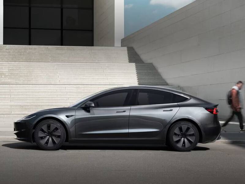 Tesla Model 3 2027, quali novità sono già arrivate in Italia