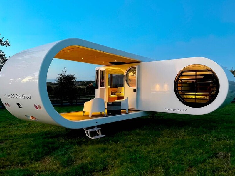 Romotow T8 è la roulotte del futuro che ruota e si sdoppia