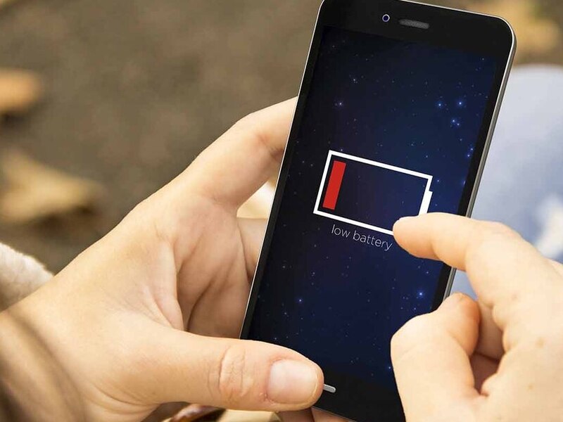 Batteria dello smartphone scarica? Occhio all'App di Facebook