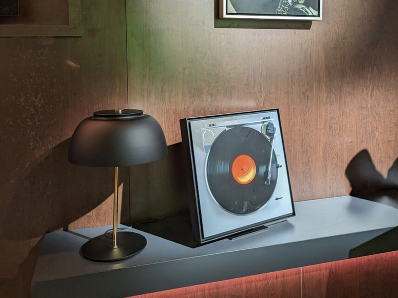 Music Frame è un quadro-speaker che si mimetizza