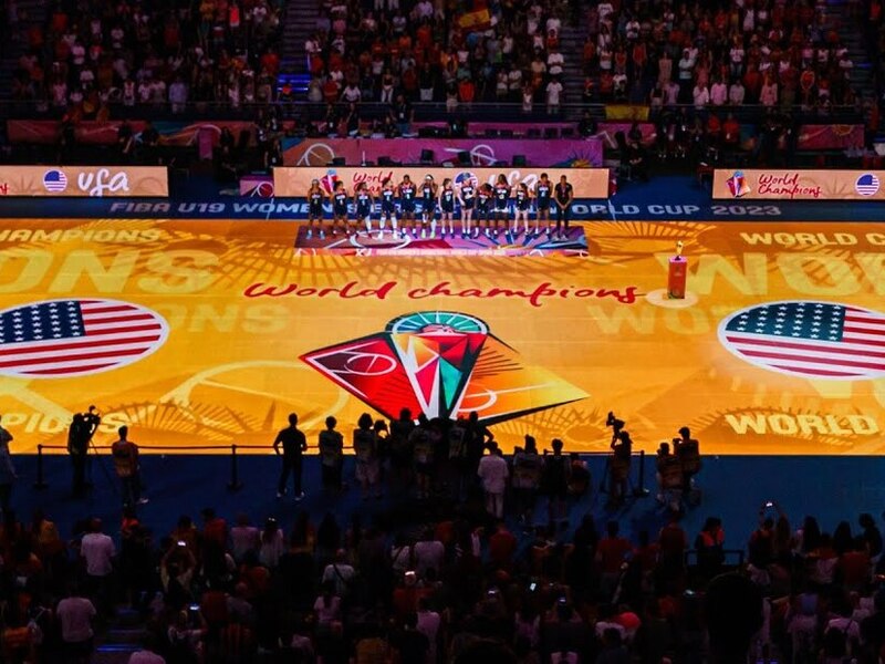 Il pavimento sportivo full LED che rivoluziona il basket per l'All-Star Weekend 2024