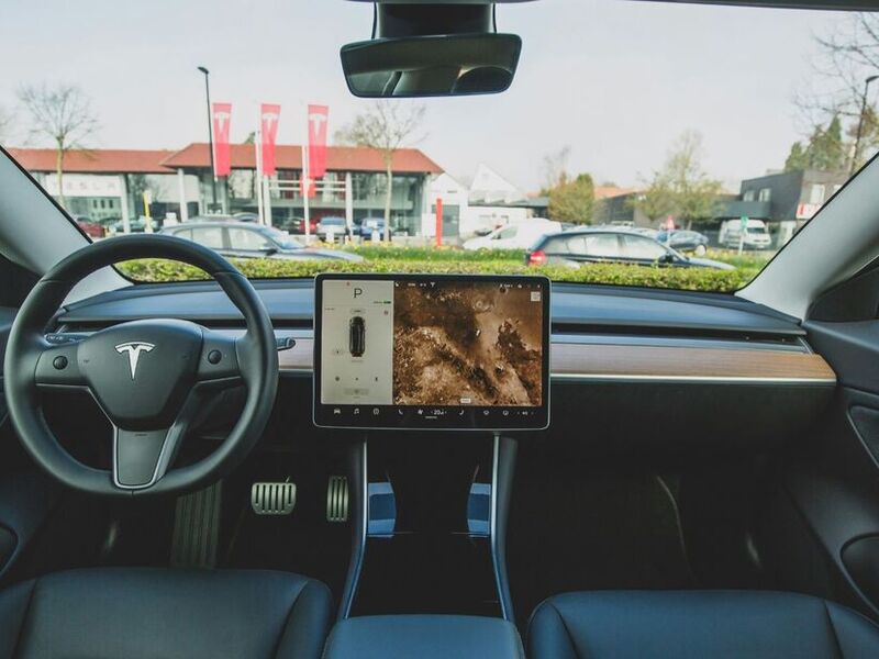 Le auto moderne e il dilemma dei tasti fisici: Euro NCAP introduce nuove regole