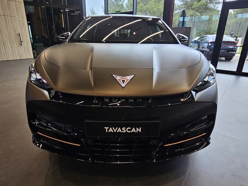 Cupra Tavascan è un SUV coupé elettrico con carattere da vendere