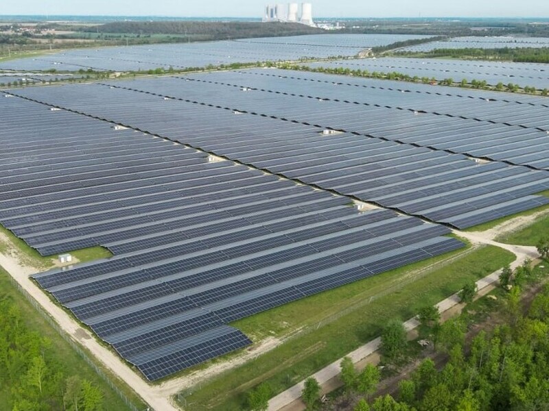 In Germania ha aperto il più grande impianto fotovoltaico d'Europa: energia per una città