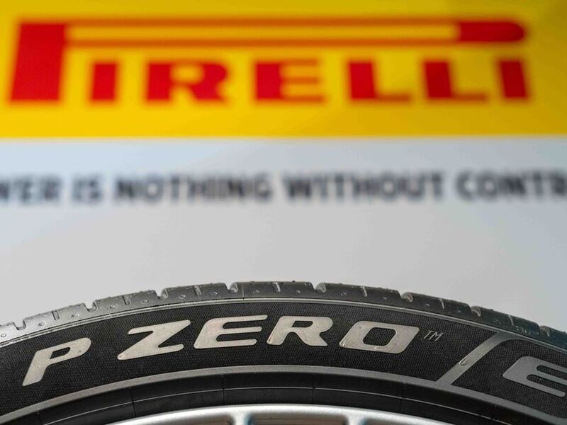Anche gli pneumatici iniziano a essere sostenibili: P Zero E di Pirelli ha il 55% di materiali biologici e riciclati