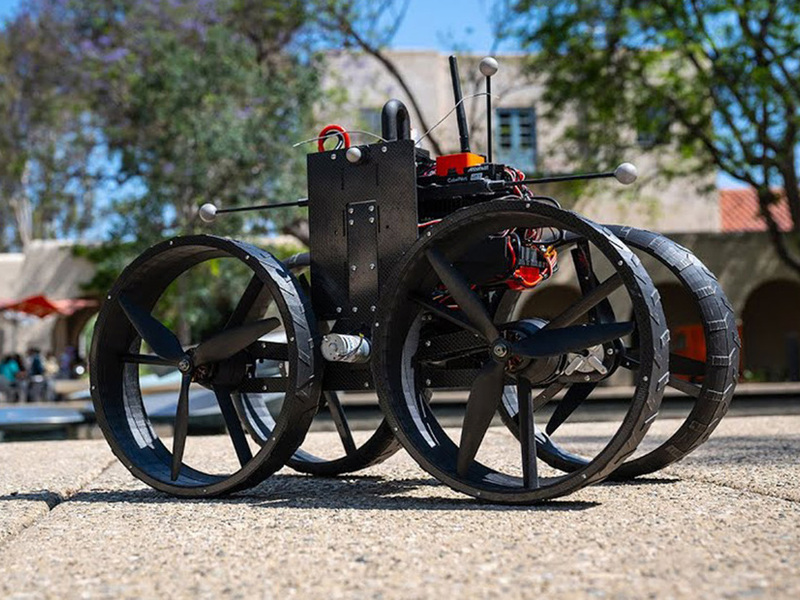 Dal cielo all’asfalto: il drone che si trasforma in volo e diventa un rover