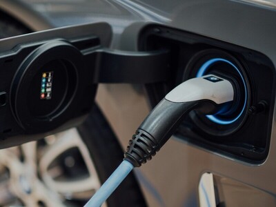 Scatta il nuovo piano incentivi: auto elettriche (anche) a 4.000 euro, ma non per tutti