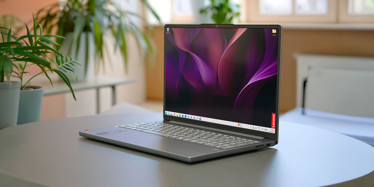 Lenovo IdeaPad Slim 3x Gen 10 (Snapdragon) in prova: tanta autonomia, peso piuma e pochi compromessi