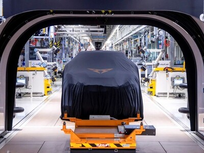 Dentro la fabbrica Seat-Cupra di Martorell: dopo 13 milioni di auto, si preparano le prossime piccole elettriche Volkswagen