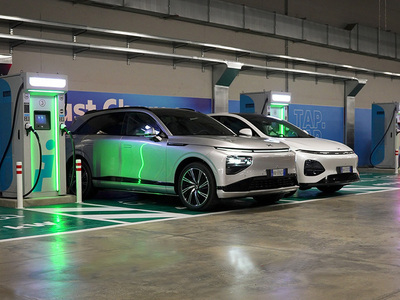 Dalla wallbox a 20 mila km di ricariche: come Xpeng prova a rendere “semplice” l’elettrico con Electrip