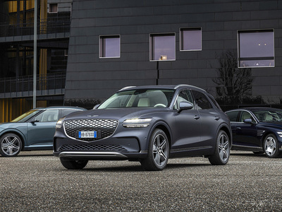 Genesis debutta in Italia con tre auto elettriche "Premium": focus su design e tecnologia