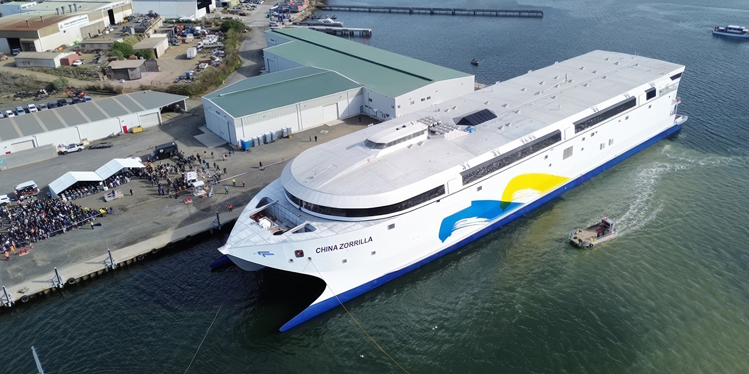 Incat 096 è la più grande nave elettrica del mondo: 40 mWh di batterie al posto dei serbatoi