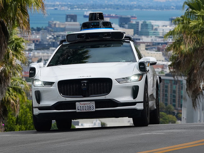 I taxi a guida autonoma di Waymo vanno alla grande e imparano anche da mondi virtuali