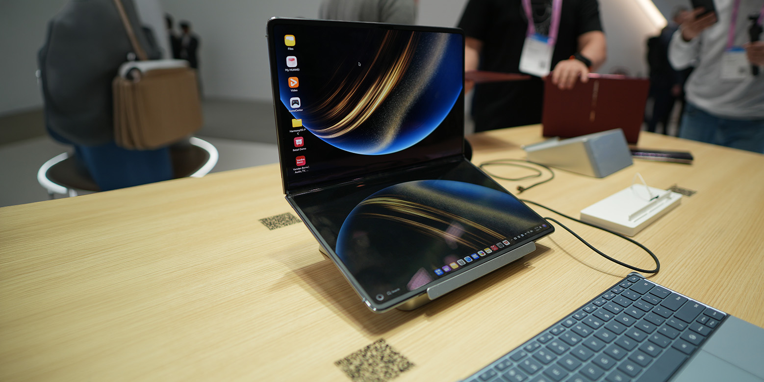 Huawei MateBook Fold: abbiamo toccato con mano il notebook del futuro (che in Europa non avremo mai)