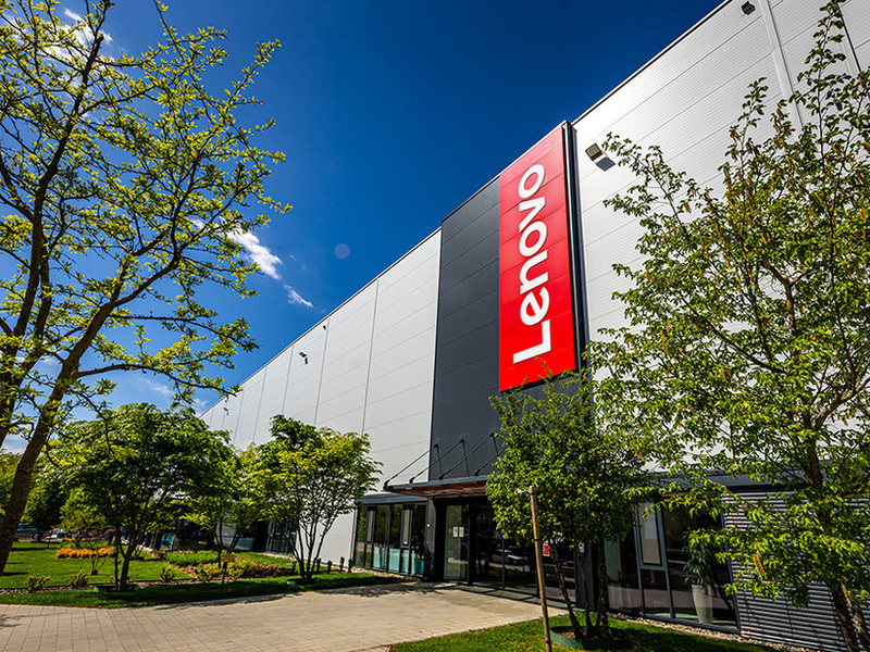 Dentro la fabbrica europea di Lenovo, dove i server nascono più vicino ai clienti