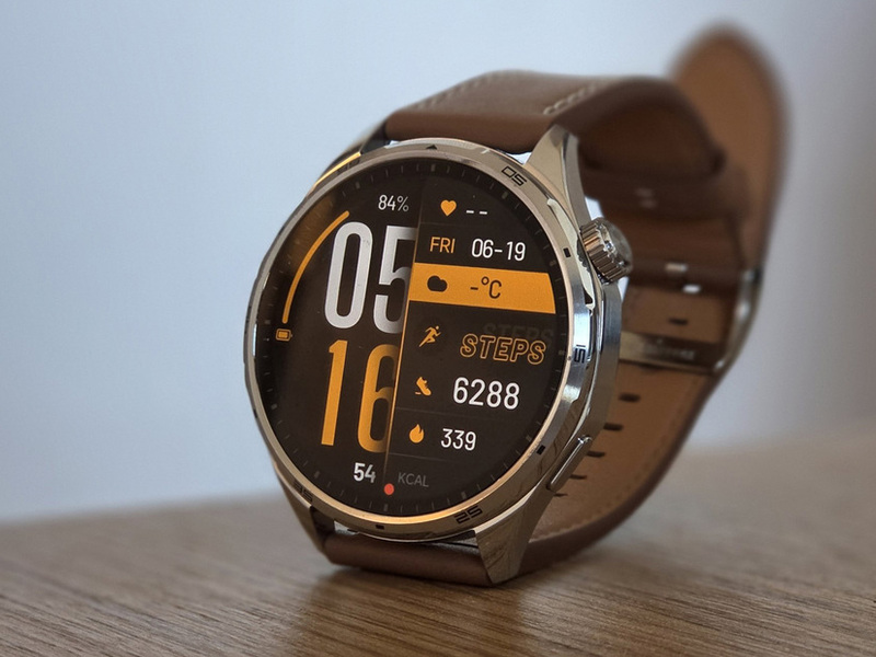 Honor porta in Italia Watch 6: autonomia estesa e design curato